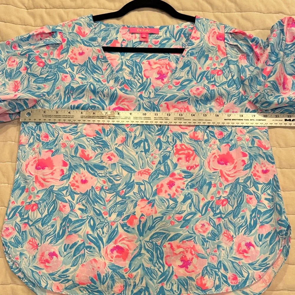 Lilly Pulitzer Ivee “Bondi Blue my Little Peony” Floral Puff Sleeve Cotton Vneck